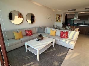 Spectacular apartment in La Isla Residences