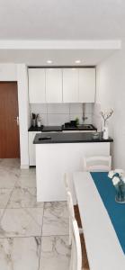 Renovated Apartments L&M