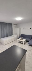 Renovated Apartments L&M
