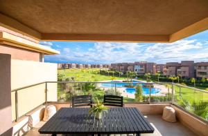 Luxury 3 Bedroom Apart Prestigia Golf City Center