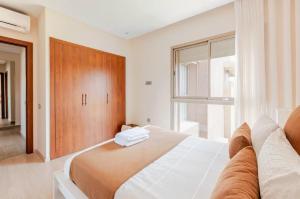 Luxury 3 Bedroom Apart Prestigia Golf City Center
