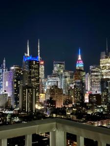 MIDTOWN HIGH FLOOR MOST STUNNING PANORAMIC CITY VIEW CORNER 2BR APt