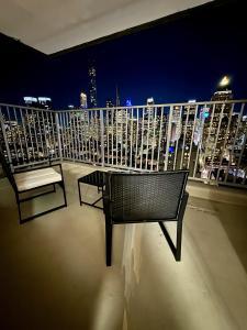 MIDTOWN HIGH FLOOR MOST STUNNING PANORAMIC CITY VIEW CORNER 2BR APt