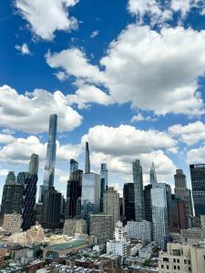 MIDTOWN HIGH FLOOR MOST STUNNING PANORAMIC CITY VIEW CORNER 2BR APt
