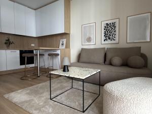 KMN Suites Warsaw - Skyline Terrace, Varso Tower & Central Station
