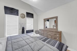 Calm Brampton Home Family Friendly Sleeps 8