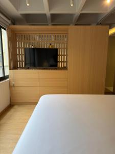 Praga Suites 4 Cozy 1BR Great Location Fast WiFi