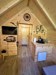 Log Cabin