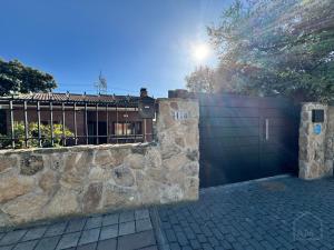 La Casita en Maello - chalet privado con piscina, barbacoa y chimenea