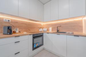 SkyFlat Bratislava-New Apartment near Airport Free Parking
