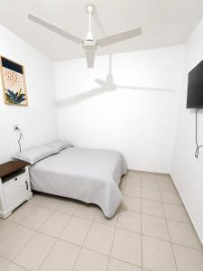 2-Bedroom Apartment with AC - 5 min from Malecón
