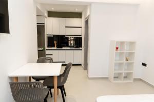 Mucobega Apartments304
