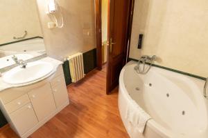 Hotel Rey Don Jaime