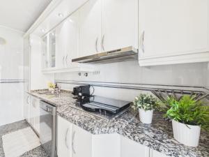 2BR w Balcony – Heart of Cascais | By Airnest