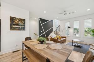 Modern Townhouse close to Broadway
