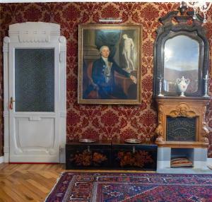 Charming Elegant Room in Historic Art Nouveau Building, Central Milan