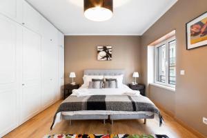Exquisite Townhouse in Lisbon City Center- PRIVATE GARAGE & TERRACE
