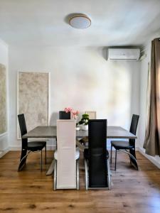 Bright & Central Mushroom Home