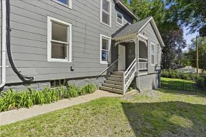 Near EMU & Ann Arbor - King Bed, AC & WiFi