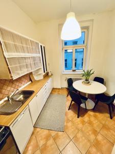 Two Bedroom city centre Pet friendly with Parking