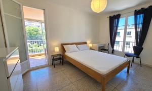2 chambres calme loggias parking près Calanques