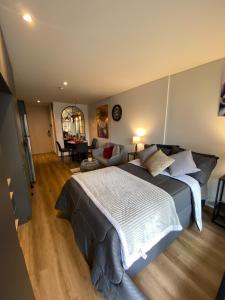 Sky 19 Exclusive Suite with Panoramic View