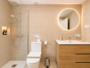 Apartamento con terraza y piscina en Puerto Marina - MISTRAL