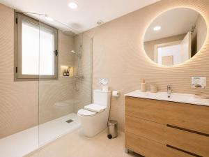Apartamento con terraza y piscina en Puerto Marina - MISTRAL
