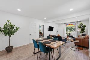 Depot Town 2BR Townhouse - Workspace and Sleep 4