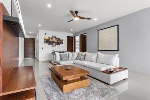 Anthus Flamingos Condominio 301
