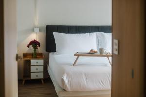 Praga Suites 8 Stylish 1BR Fast WiFi Great Light