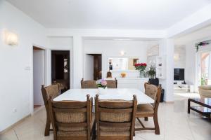 Apartments with parking space Kastel Stafilic, Kastela - 27426