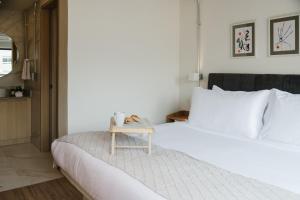 Praga Suites 10 King Bed, Fast WiFi & Comfort