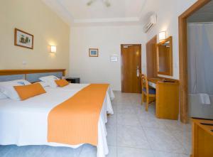Double or Twin Room with Garden View room in Hotel Osiris Ibiza