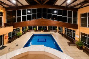 Cobertura no Residencial Village no Centro de Gramado, com Piscina Aquecida e Jacuzzi