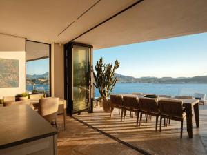 Frontline Villa With Breathtaking Sea Views