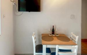 Beach Front Apartment In Vlasici With Wifi