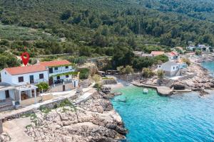 Seaside secluded apartments Cove Virak, Hvar - 4035