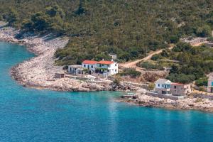 Seaside secluded apartments Cove Virak, Hvar - 4035