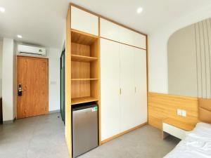The LuxHomes Royal Apartment 193 Văn Cao
