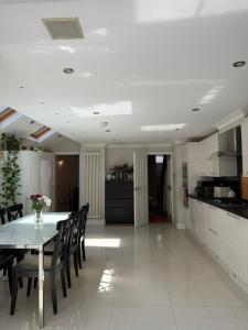 Stylish Hyde Park Retreat Walk to Kensington & Oxford St