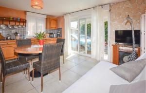 Nice Home In Mezzavia With Outdoor Swimming Pool