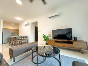 Cozy Home Emira Residence 1205