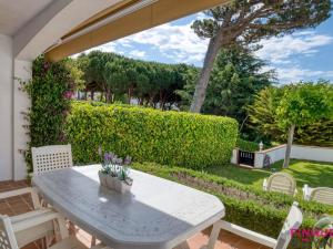 Apartamento a pie de playa en SAgaró con piscina y jardín - ES-298-46