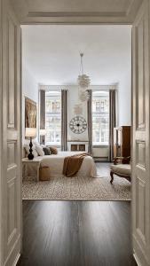 Emerald Art Maison - 94 m2, 2 Bedrooms, 2 Bathrooms, Riverside Old Town