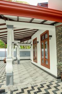 Airport Breeze Luxury Villa