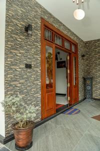 Airport Breeze Luxury Villa