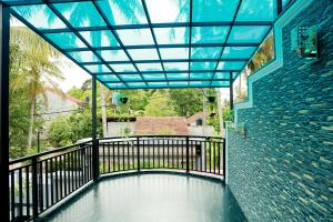Airport Breeze Luxury Villa