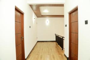 Airport Breeze Luxury Villa