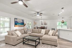 Boat House - Steps to Boat Ramp, Grill & 1 Mile to Beach
